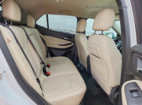 KL4MMDS27PB073354 2023 BUICK ENCORE White Вид задньої частини салону