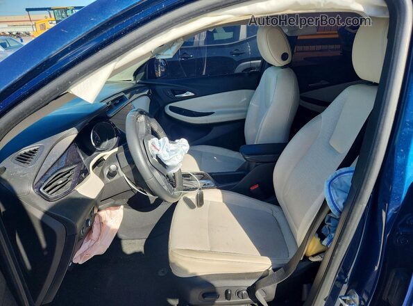 KL4MMDSL1MB126697 2021 BUICK ENCORE Синий Вид салона спереди
