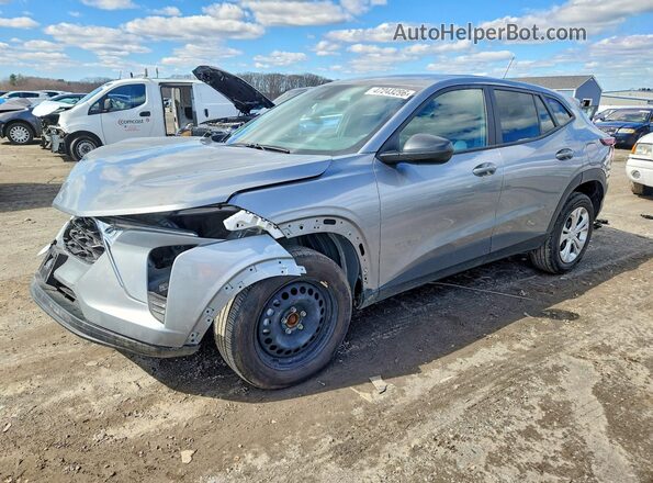 KL77LFE20RC213056 2024 CHEVROLET TRAX Silver Przód lewy