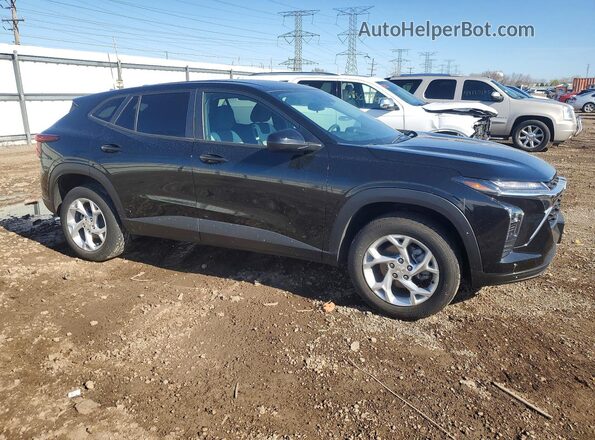 KL77LFE21RC116707 2024 CHEVROLET TRAX Черный Передняя правая четверть