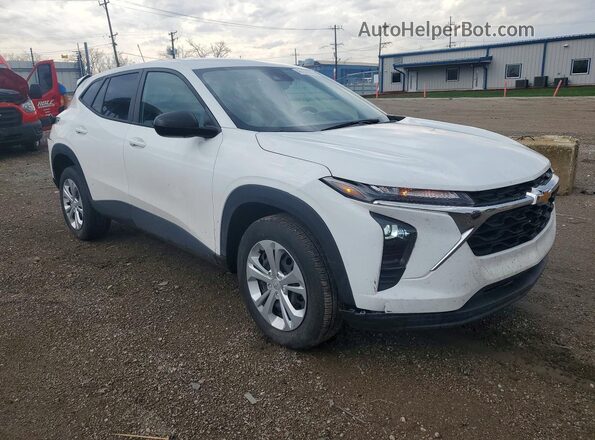 KL77LFE23RC127028 2024 CHEVROLET TRAX Белый Передняя правая четверть