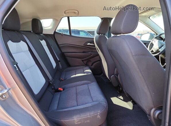 KL77LFE26RC226801 2024 CHEVROLET TRAX Silver Vista interior trasera