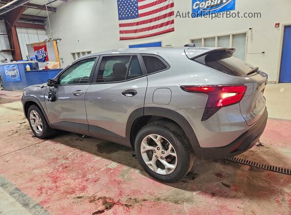 KL77LFE27RC122897 2024 CHEVROLET TRAX Серебряный Задняя левая четверть