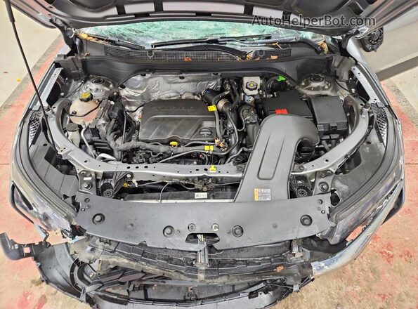 KL77LFE27RC122897 2024 CHEVROLET TRAX Серебряный Вид подкапотного пространства