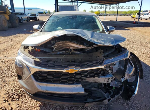 KL77LFE28RC045912 2024 CHEVROLET TRAX Silver Widok z przodu