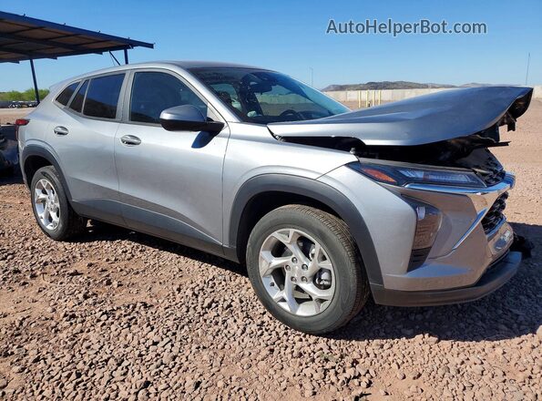 KL77LFE28RC045912 2024 CHEVROLET TRAX Silver Przód prawy
