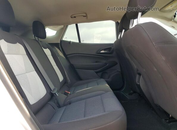 KL77LFE29RC001532 2024 CHEVROLET TRAX White Widok wnętrza z tyłu