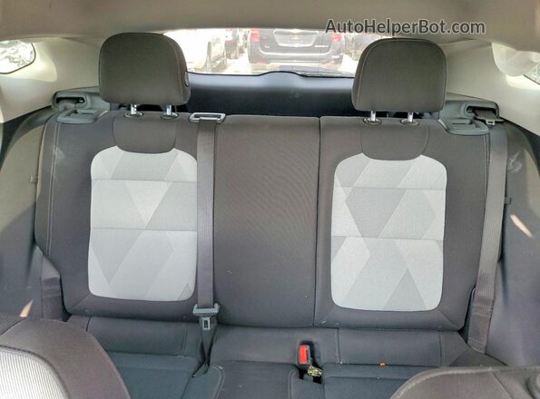 KL77LFE29RC001532 2024 CHEVROLET TRAX White Widok tylnych siedzeń