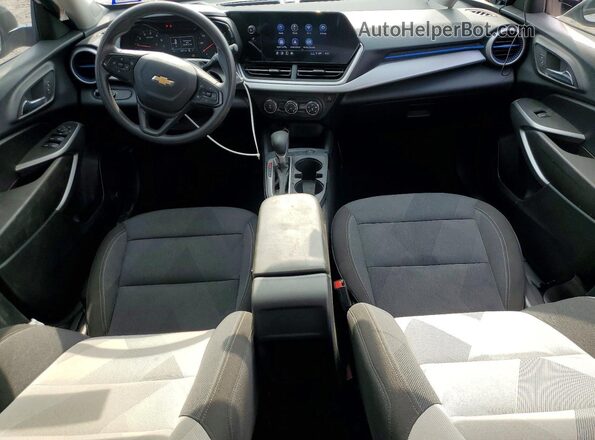 KL77LFE29RC001532 2024 CHEVROLET TRAX White Widok deski rozdzielczej