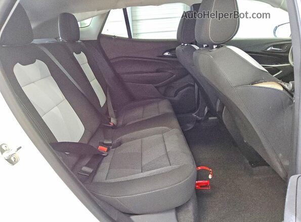 KL77LFEP1SC183874 2025 CHEVROLET TRAX Белый Вид задних сидений