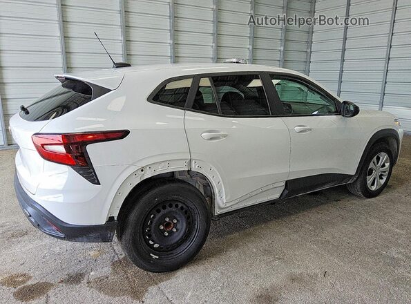 KL77LFEP1SC183874 2025 CHEVROLET TRAX Белый Задняя правая четверть