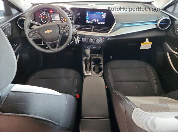 KL77LFEP3TC004767 2026 CHEVROLET TRAX Gray Vista del salpicadero