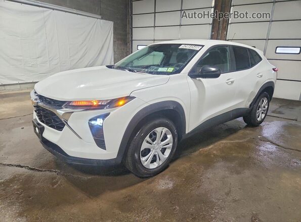 KL77LFEP4TC097086 2026 CHEVROLET TRAX Белый Передняя левая четверть