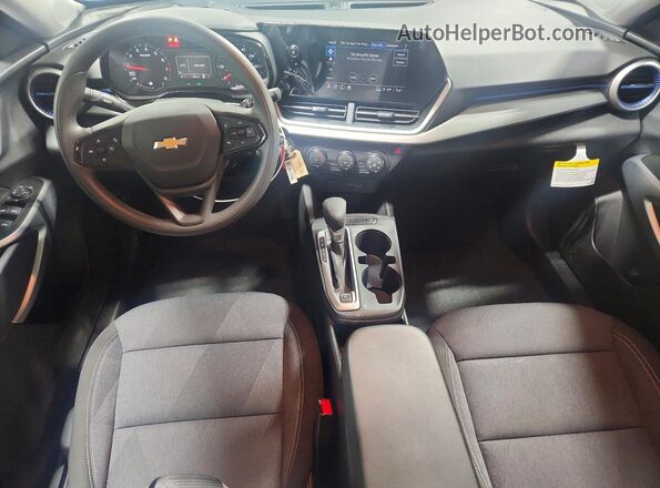 KL77LFEP4TC097086 2026 CHEVROLET TRAX Белый Вид панели приборов