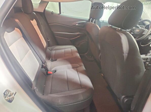 KL77LFEP4TC097086 2026 CHEVROLET TRAX Белый Вид задней части салона
