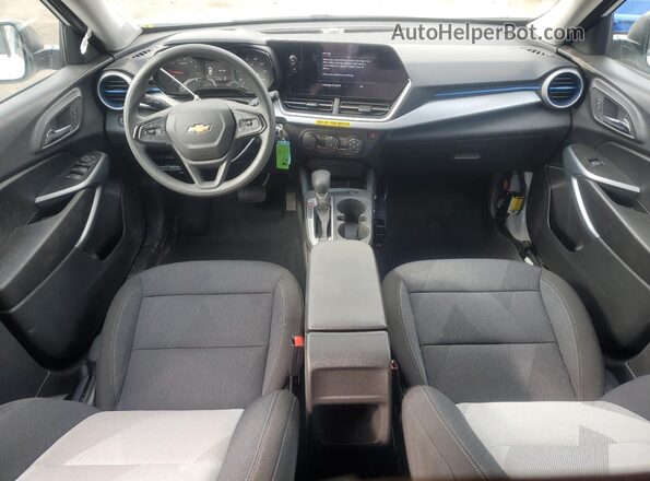 KL77LFEP8SC199571 2025 CHEVROLET TRAX White Widok deski rozdzielczej