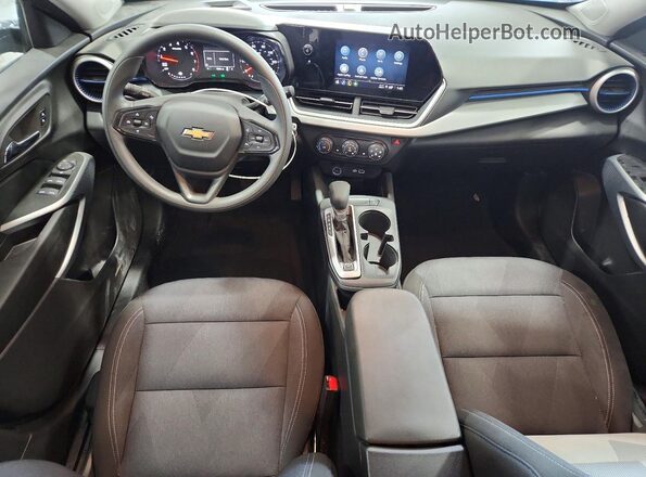 KL77LFEP9SC329325 2025 CHEVROLET TRAX Black წინა პანელის ხედი