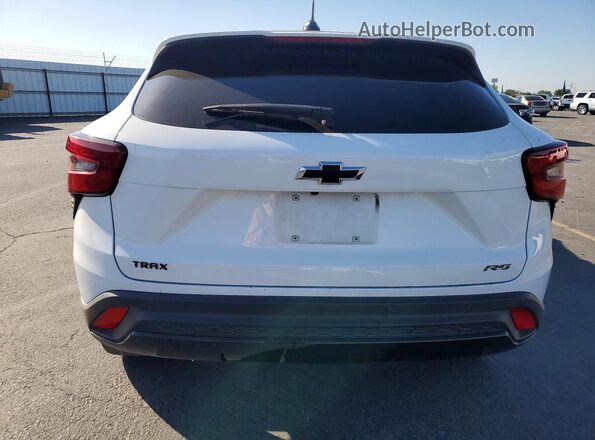 KL77LGE28RC198165 2024 CHEVROLET TRAX Белый Вид сзади