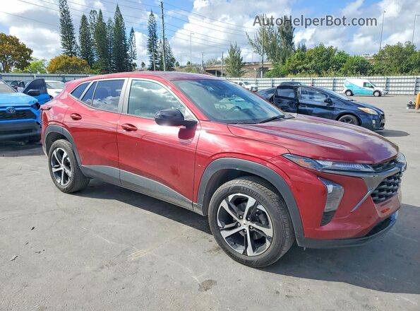KL77LGE29RC196909 2024 CHEVROLET TRAX Бордовый Передняя правая четверть