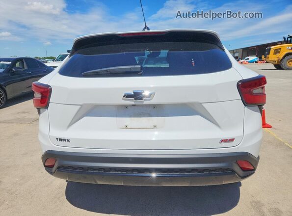 KL77LGE2XRC215189 2024 CHEVROLET TRAX Белый Вид сзади