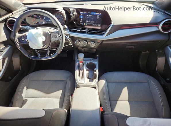 KL77LGEP2SC214104 2025 CHEVROLET TRAX Maroon Вид панелі приладів