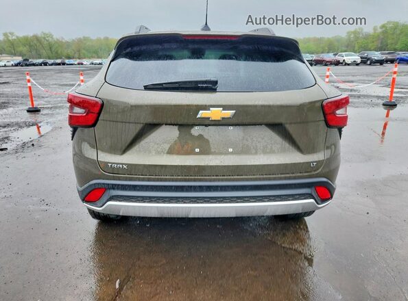 KL77LHE24RC055428 2024 CHEVROLET TRAX Коричневый Вид сзади
