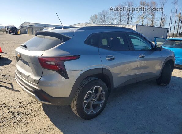 KL77LHE24RC148269 2024 CHEVROLET TRAX Серебряный Задняя правая четверть