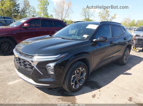KL77LHE2XRC100226 2024 CHEVROLET TRAX Черный Передняя левая четверть