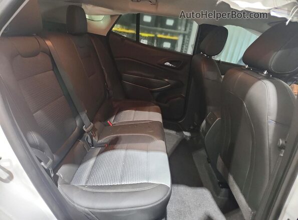 KL77LHEP0SC268233 2025 CHEVROLET TRAX Белый Вид задних сидений