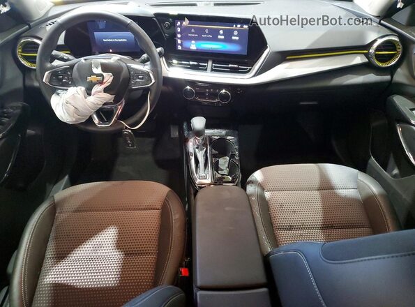 KL77LHEP1SC171090 2025 CHEVROLET TRAX Синий Вид панели приборов