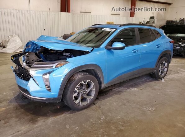 KL77LHEP1SC171090 2025 CHEVROLET TRAX Синий Передняя левая четверть