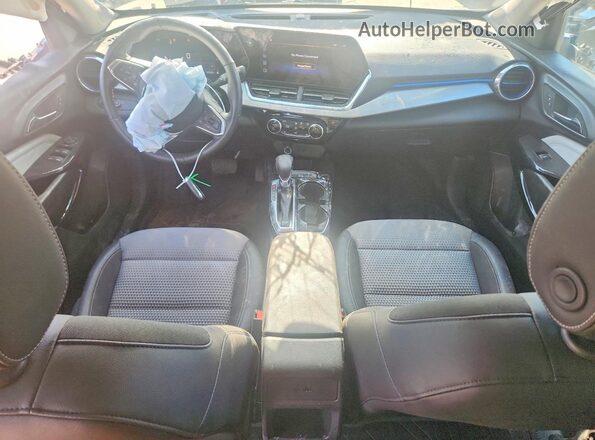 KL77LHEP1SC208428 2025 CHEVROLET TRAX Maroon Вид панелі приладів
