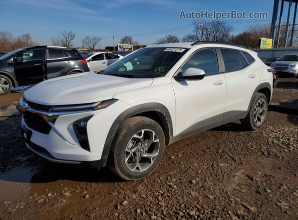 KL77LHEP2SC005807 2025 CHEVROLET TRAX White Передня ліва чверть