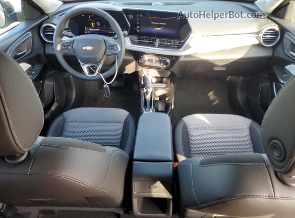 KL77LHEP2TC082274 2026 CHEVROLET TRAX Black წინა პანელის ხედი