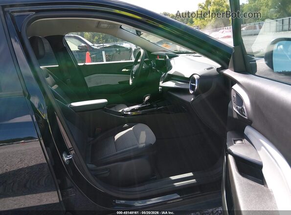 KL77LHEP3SC179126 2025 CHEVROLET TRAX Black Widok wnętrza z przodu