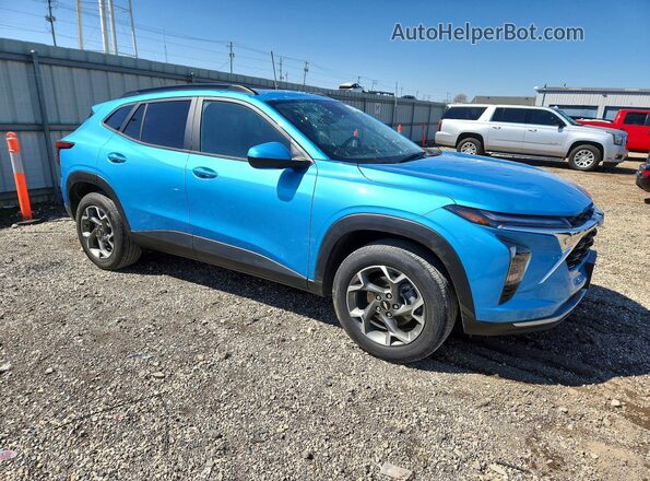 KL77LHEP5SC137654 2025 CHEVROLET TRAX Синий Передняя правая четверть