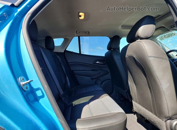 KL77LHEP5SC137654 2025 CHEVROLET TRAX Синий Вид задней части салона