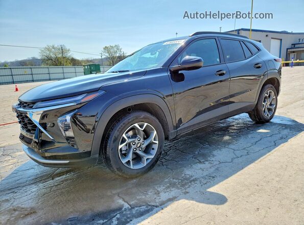 KL77LHEP5SC232294 2025 CHEVROLET TRAX Черный Передняя левая четверть