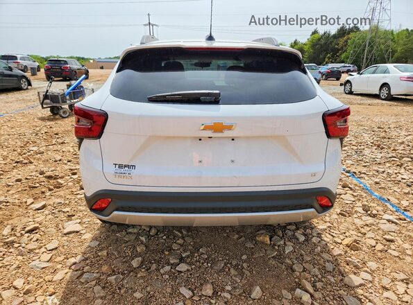 KL77LHEP5TC016270 2026 CHEVROLET TRAX Белый Вид сзади