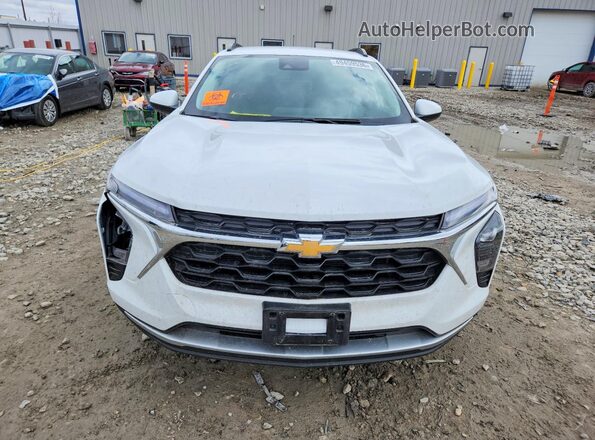 KL77LHEP8SC099188 2025 CHEVROLET TRAX Белый Вид спереди