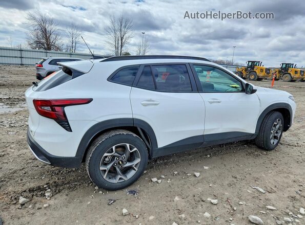 KL77LHEP8SC099188 2025 CHEVROLET TRAX Белый Задняя правая четверть