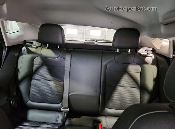 KL77LHEP9SC184783 2025 CHEVROLET TRAX Черный Вид задних сидений