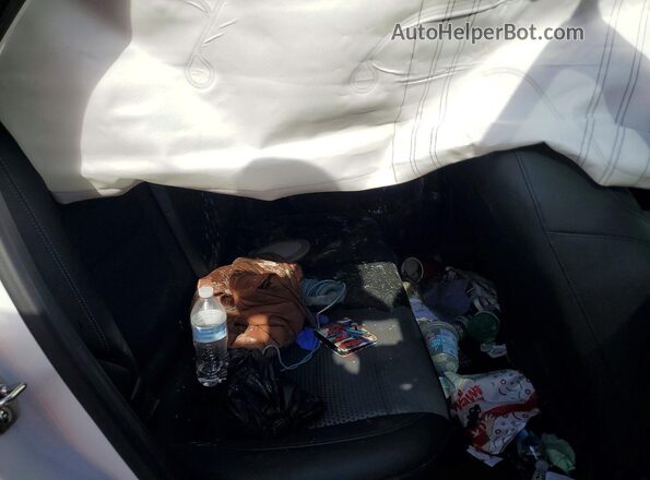 KL77LHEPXSC031524 2025 CHEVROLET TRAX Белый Вид задних сидений