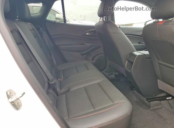 KL77LJE23RC025490 2024 CHEVROLET TRAX White Widok wnętrza z tyłu