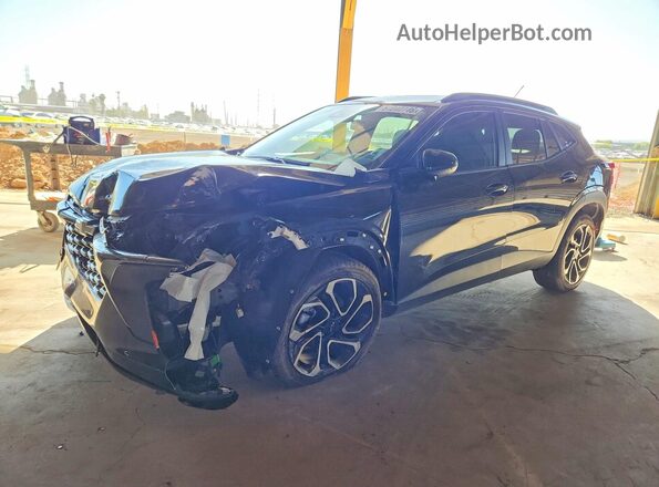 KL77LJEP3SC307095 2025 CHEVROLET TRAX Black Передня ліва чверть