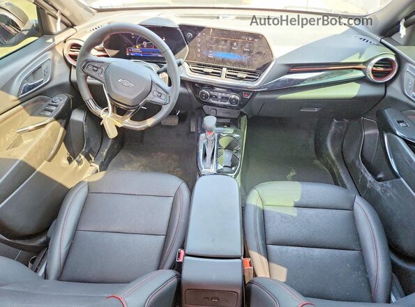 KL77LJEP4SC160981 2025 CHEVROLET TRAX Black Вид панелі приладів