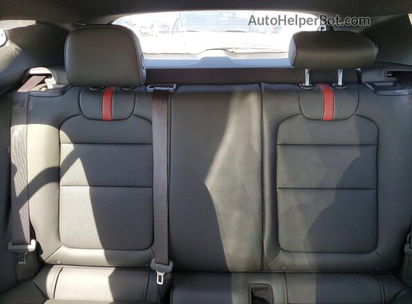 KL77LJEP5TC031889 2026 CHEVROLET TRAX Cream Вид задніх сидінь