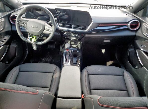 KL77LJEP6TC001056 2026 CHEVROLET TRAX Gray Вид панелі приладів