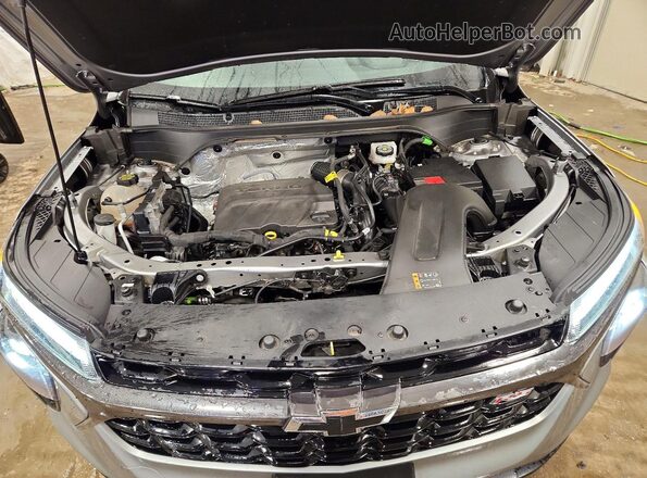KL77LJEP7SC132690 2025 CHEVROLET TRAX Серебряный Вид подкапотного пространства