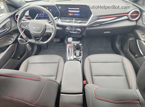 KL77LJEP9SC015368 2025 CHEVROLET TRAX Charcoal Widok deski rozdzielczej